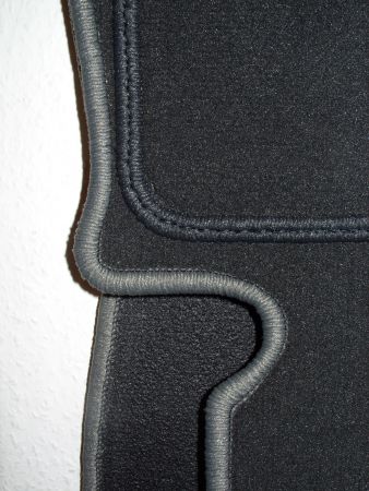 Floor mats 4 pcs. black/grey outline Mercedes W220 long