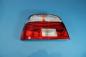Preview: HELLA Rückleuchte rot/weiß links passend für BMW 5er E39 Limousine 09/00 - 06/03