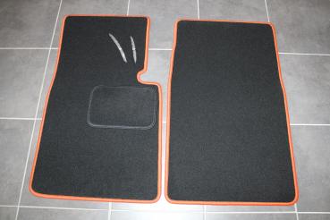 Preview: Fussmatten 4 tlg. schwarz/Kettlung orange passend für BMW 02 E10