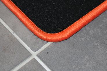 Preview: Fussmatten 4 tlg. schwarz/Kettlung orange passend für BMW 02 E10