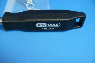 Puller for windscreen / chrome piping