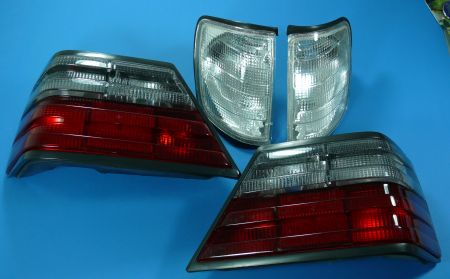 E-Klasse Set Rückleuchten rot/schw. + Blinker weiß passend für Mercedes W124 (nicht T-Model)