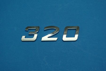 320 Emblem -selbstklebend-