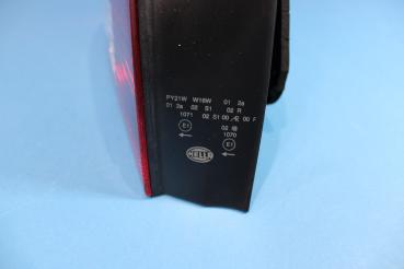 HELLA Rückleuchte rot/weiß links passend für BMW 5er E39 Limousine 09/00 - 06/03