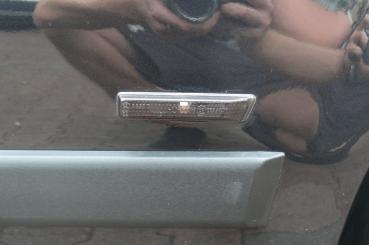 in.pro Seitenblinker schwarz passend für BMW E36 ab 9/96, X5