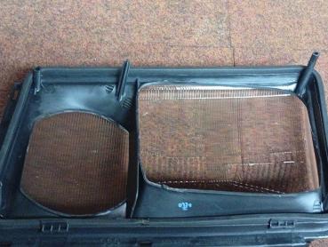Preview: Scheinwerferglas schwarz RECHTS passend für Mercedes W124 alle ab 7/93 (Haube neu)
