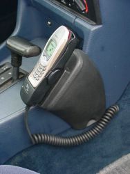 KUDA Telefonkonsole passend für BMW 5er/7er E32/34 Kunstleder schwarz