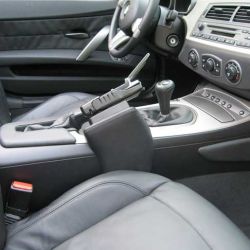 KUDA Telefonkonsole passend für BMW Z4 ab 2003 - 08/2008 (auch für 6 Gang) Kunstleder schwarz