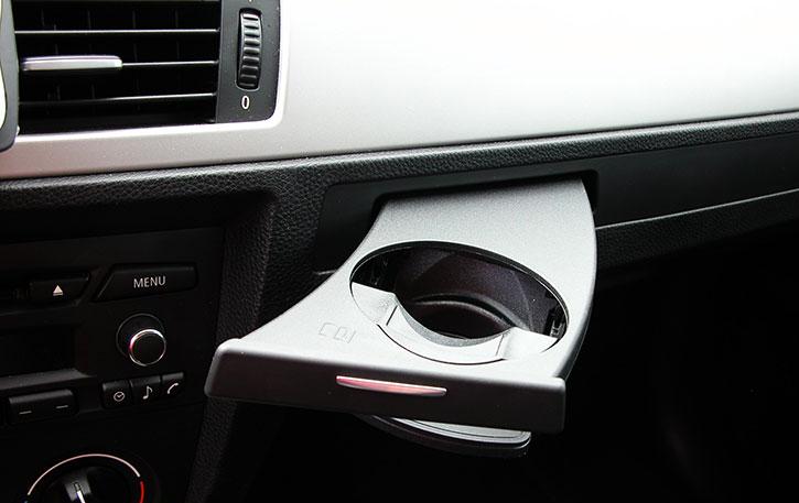 FMW Tuning & Autoteile - Getränkehalter vorne links schwarz mit Metal Knopf  BMW E90-E93