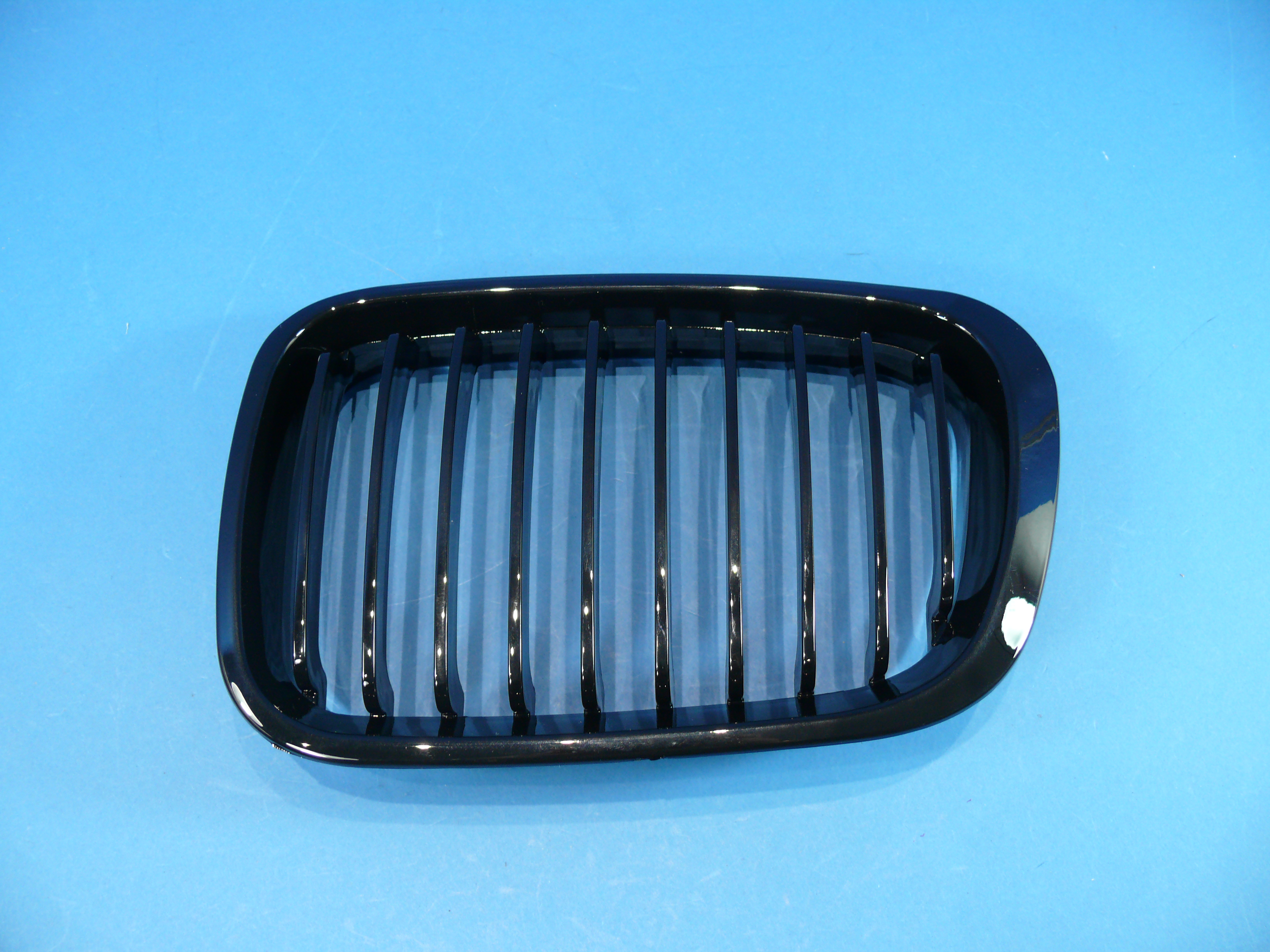 KÜHLER-GRILL NIEREN SCHWARZ GLÄNZEND für BMW 3er E46 LIMO TOURING