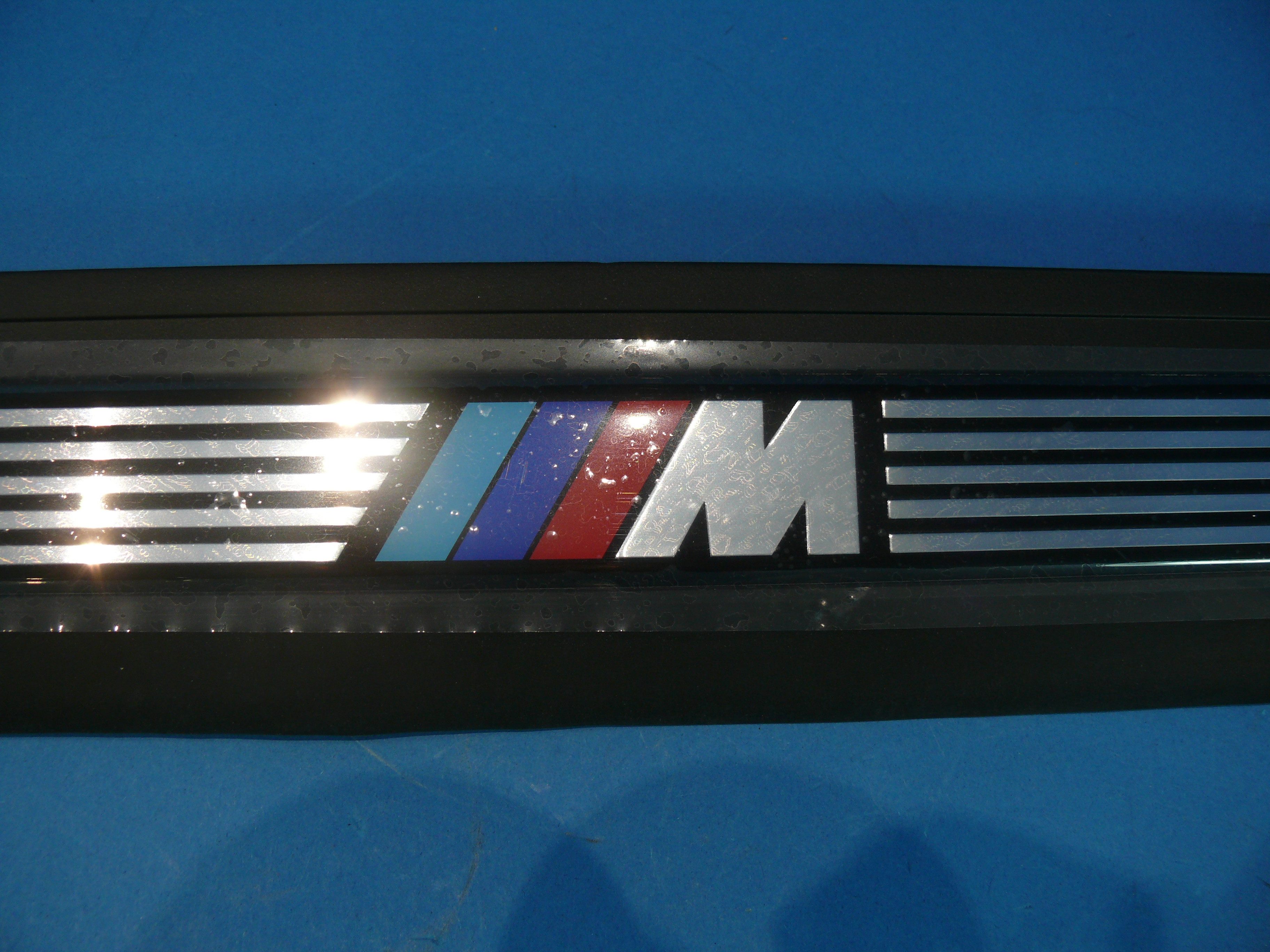 FMW Tuning & Autoteile - M-Einstiegsleiste vorne rechts BMW 5er E39  Limousine/Touring (51472695662,51472466364) 