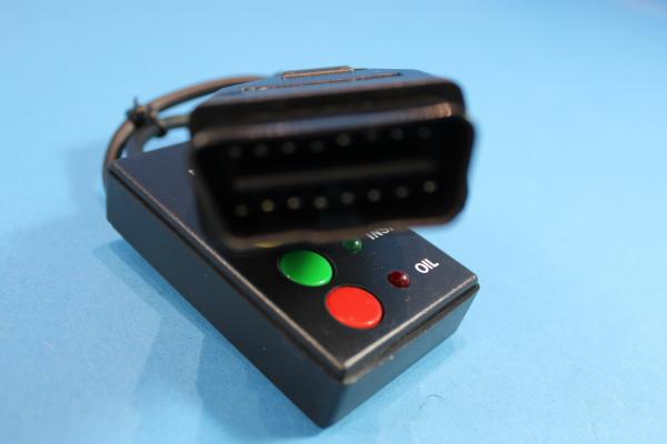 BMW Service reset tool for BMW, Mini, & Rover 75 Models from 2001 with OBD II Buchse in the passenger compartment (left) but without CAN bus