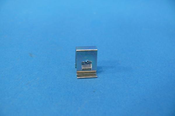 Plug-in retainer BMW E39 E46 E60 E61 E65 E66 E70 E71 E83 E84 E90 E91 F20 F25 R56 R57 R60