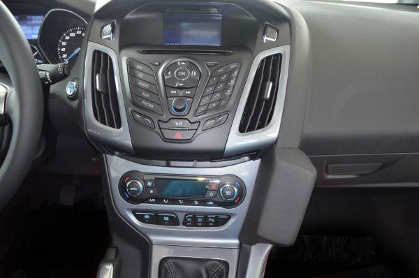 KUDA Telefonkonsole passend für Ford Focus ab 03/2011 & ab 2014 Kunstleder schwarz