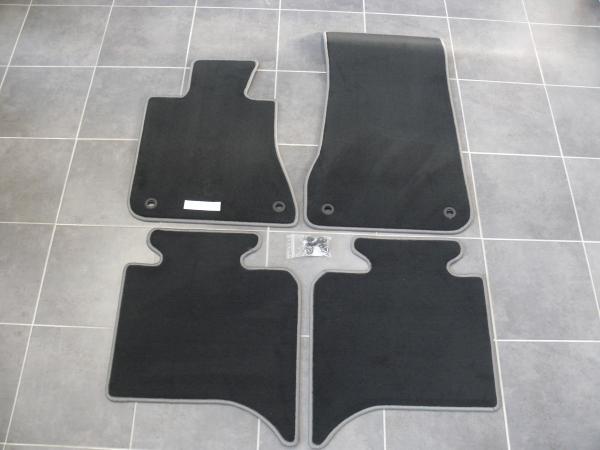 Floor mats 4 pcs. black/grey outline fit for BMW 5er E28 all