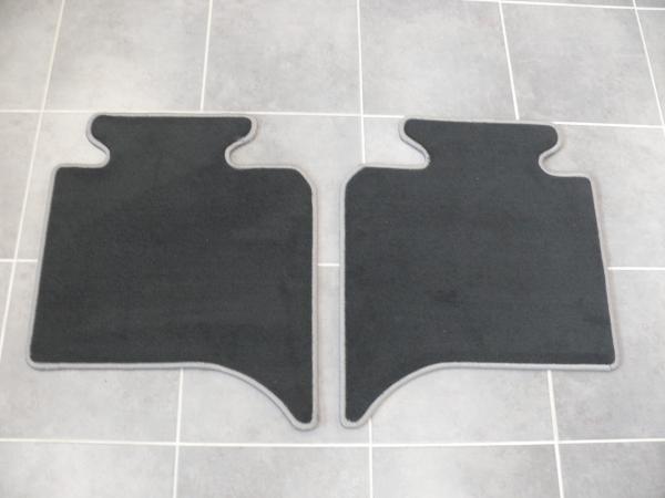 Floor mats 4 pcs. black/grey outline fit for BMW 5er E28 all