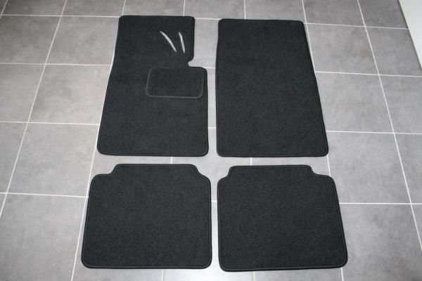 Floor mats 4 pcs. black/black outline fit for BMW 02 E10