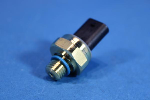 Oil pressure sensor BMW E60 E61 E63 E64 E70 E81 E82 E83 E84 E87 E88 E89 E90 E91 E92 E93 X1 X3 X5 Z4