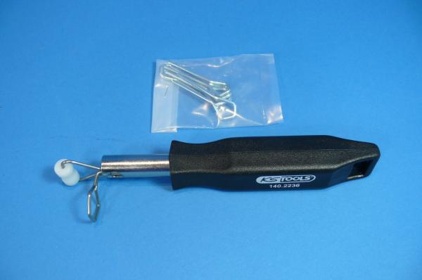 Puller for windscreen / chrome piping