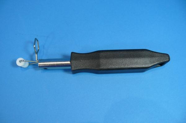 Puller for windscreen / chrome piping