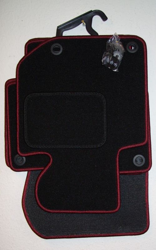 Floor mats 4 pcs. black/darkred outline BMW E36 not Convertible