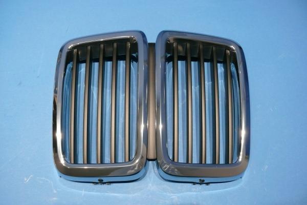 Grille center for BMW 5er E28