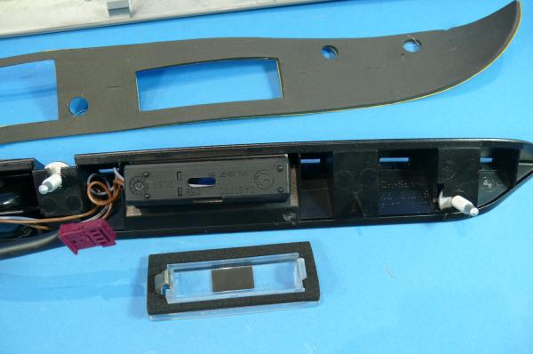 Griffleiste Heckklappe mit Taster GRUNDIERT BMW 5er E39 Touring