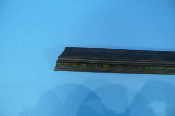 Fensterschachtabdichtung aussen vorne links BMW 3er E30 2trg / Cabrio