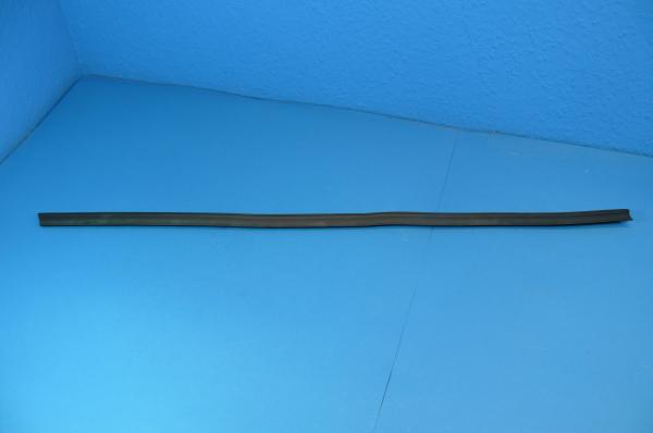 Fensterschachtabdichtung aussen vorne rechts BMW 3er E30 2trg / Cabrio