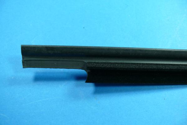 Fensterschachtabdichtung aussen hinten rechts BMW 3er E30 4trg / Touring