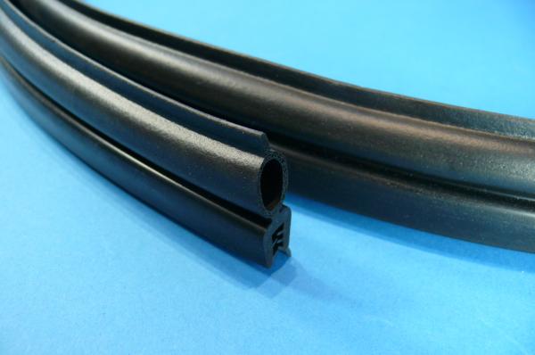 Abdichtung Motorhaube 1520mm BMW E30 Z1