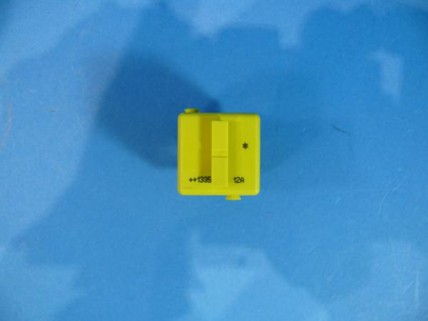 Relay in ZINKYELLOW for Seatheating BMW E31 E32 E34 E36 E46 E83 X3 Z3