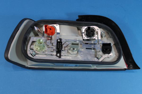 Taillights red/white RIGHT BMW 3er E36 Coupé / Convertible WITHOUT CCM