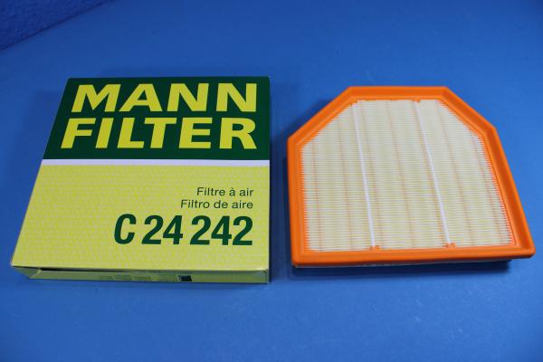 MANN & HUMMEL Luftfilter LINKS passend für BMW F22 M2 / F80 M3 / F82/F83 M4 / F10 M5 / M6 F06/F12/F13