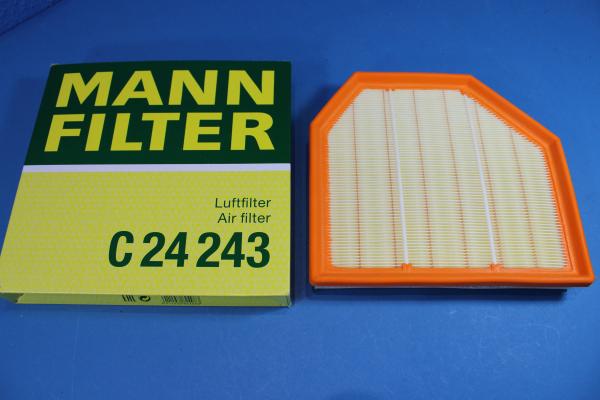 MANN & HUMMEL Luftfilter RECHTS passend für BMW F22 M2 / F80 M3 / F82/F83 M4 / F10 M5 / M6 F06/F12/F13