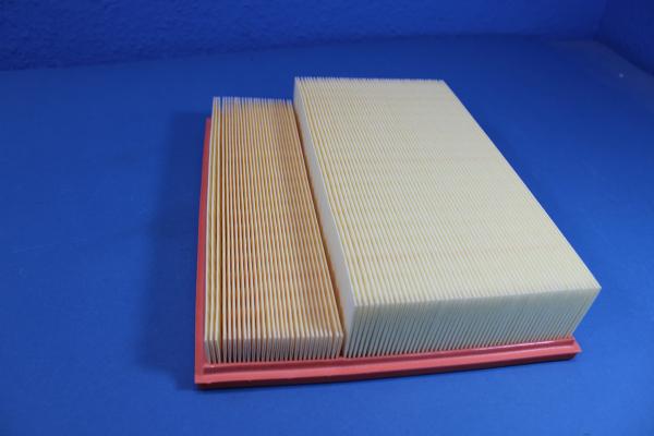 MANN & HUMMEL Luftfilter passend für Mercedes Benz W202 / W208 / R199