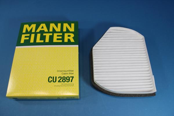 MANN & HUMMEL Innenraumfilter passend für Chrysler Crossfire / Mercedes W202 / W208 / W210 / R170
