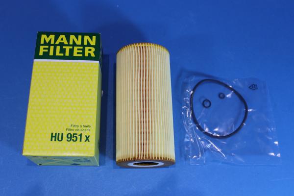 MANN & HUMMEL Ölfilter passend für Mercedes W124 / W140 / W202 / W210 / W463 / Sprinter / Vito / V-Klasse, DAEWOO MUSSO, SSANGYONG REXTON / MUSSO