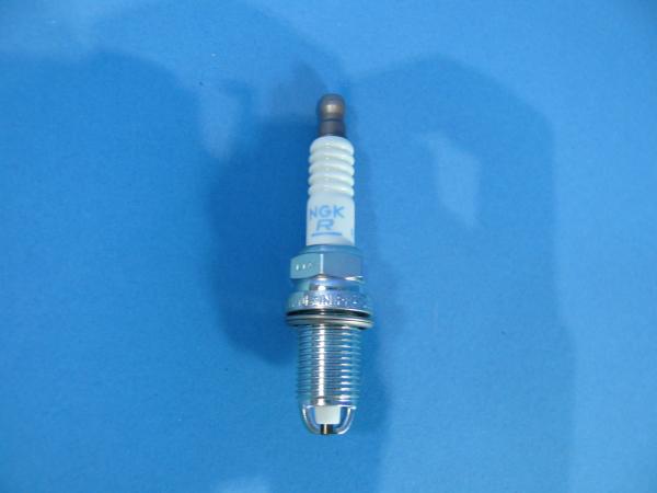 NGK Zündkerze V-Line 20 BKR6EK passend für ALPINA / BMW / Bertone / Citroen / Fiat/  Lancia / Mercedes / Opel / Peugeot / Porsche / Renault / Saab / VW / Wiesmann